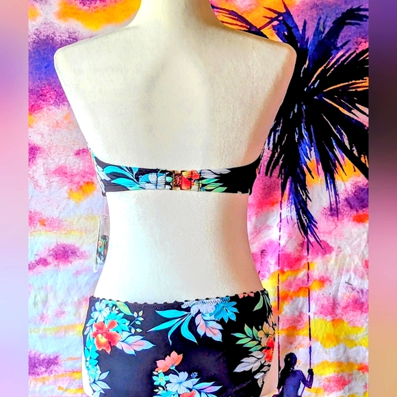 Tommy Bahama Bikini NWT SIZE S/M Multiple style/ reversible (see details below) - Picture 3 of 13